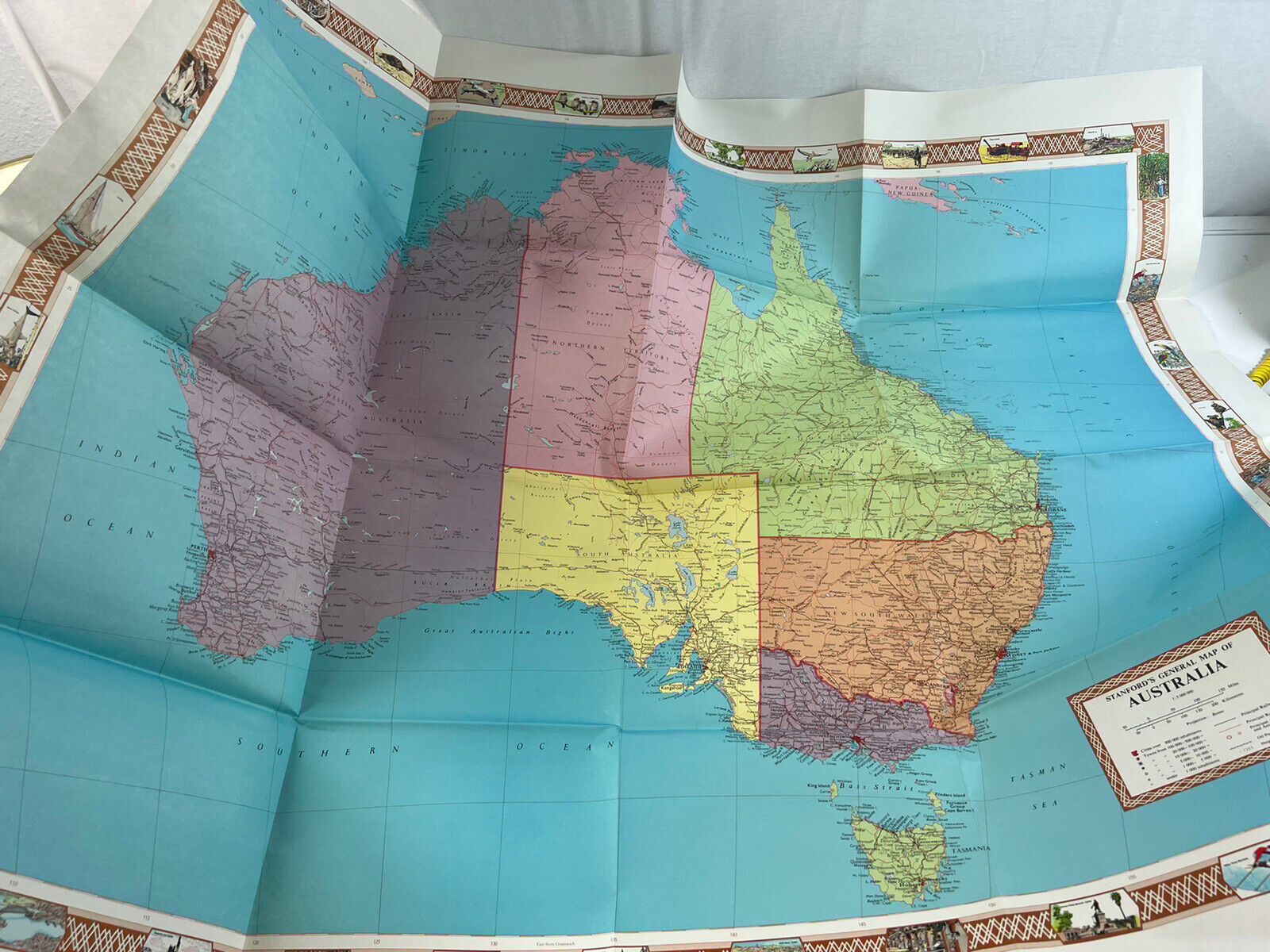 Large Stanford’s 1975 General Map Of Australia 36x45” 92x115cm W Plastic Sleeve